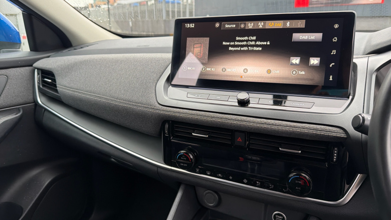 Nissan Qashqai 1.3 DiG-T MH Acenta Premium 5dr Petrol Hatchback